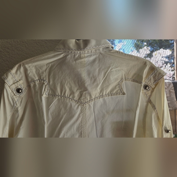 Cream/Off White Button-Up Shirt - Picture 7 of 11